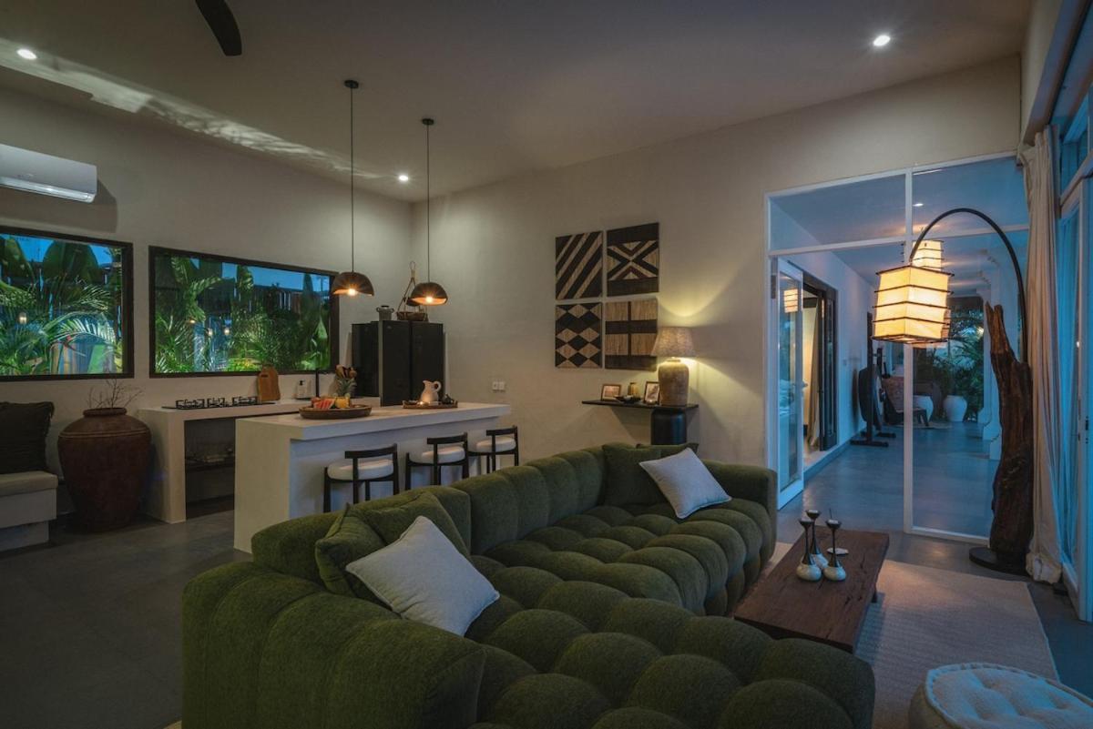 The Jungle - Luxurious & Tropical Concept - 3Br - Central Canggu Exterior photo
