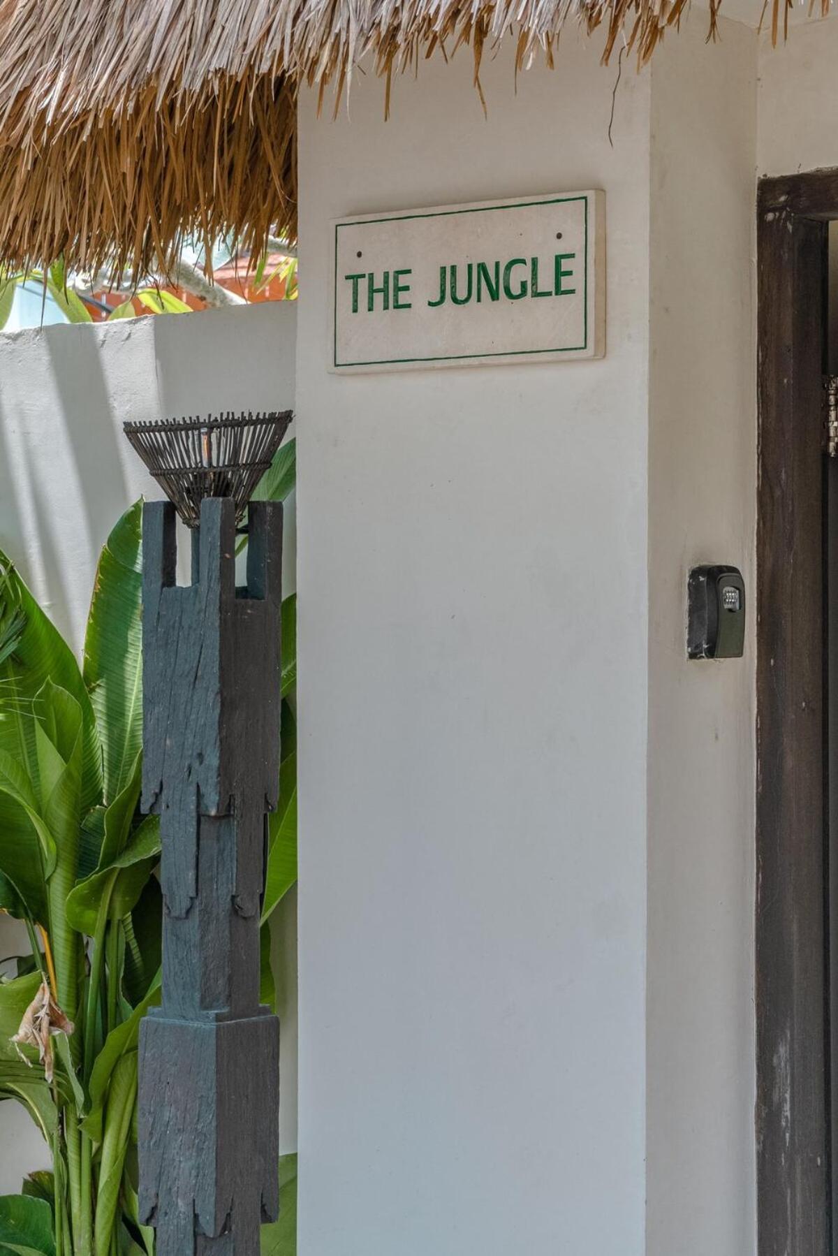 The Jungle - Luxurious & Tropical Concept - 3Br - Central Canggu Exterior photo