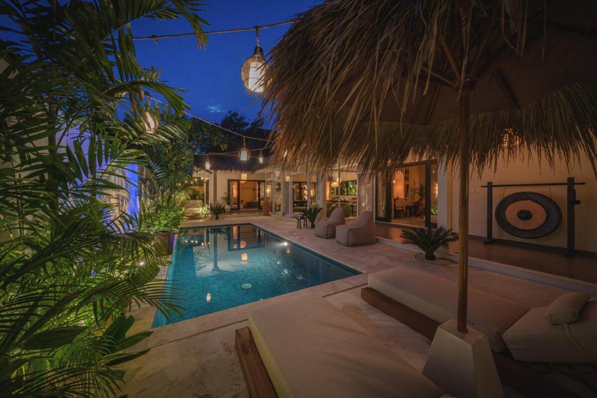 The Jungle - Luxurious & Tropical Concept - 3Br - Central Canggu Exterior photo